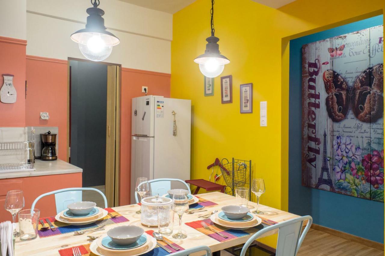 "Casa De Colores", Next To The Metro 雅典 外观 照片